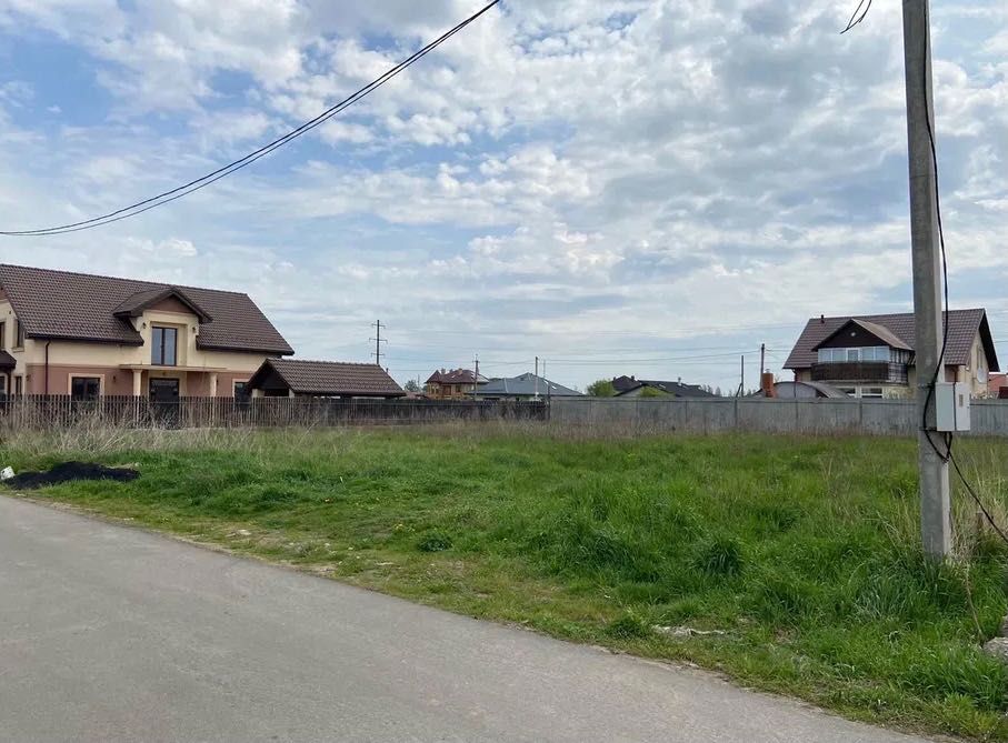 Щасливе продам земельну ділянку