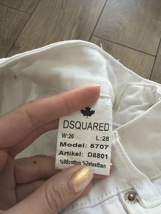 Biale spodnie z dziurami dsquared2 26