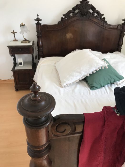 Cama de estilo antigo ( séc. XIX)