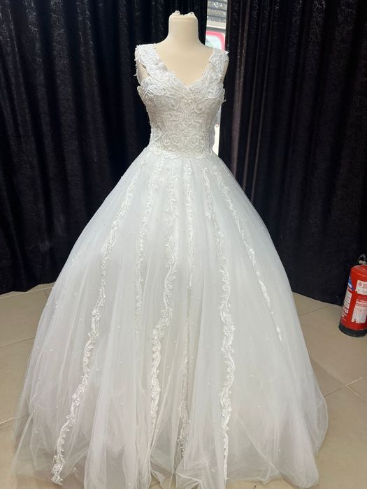 Sukienki ślubne różne