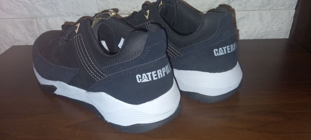 Caterpillar czarne nowe z metką 43 sportowe Cat