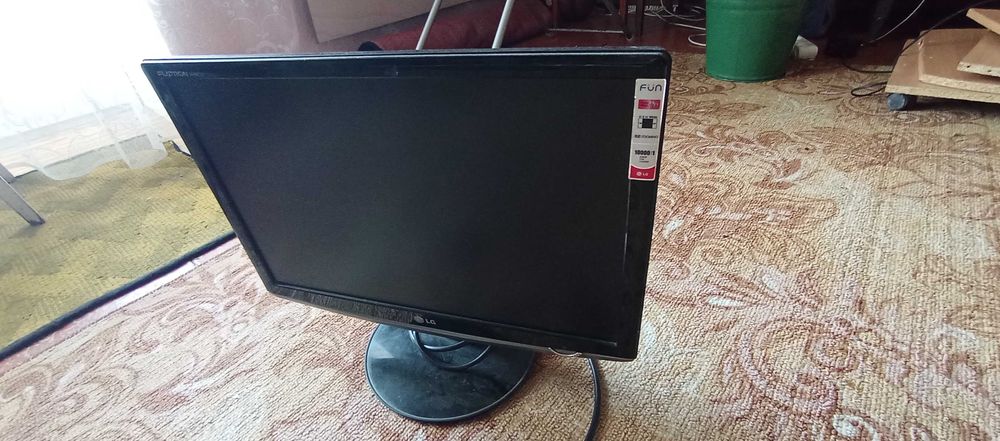Монитор Lg, 19".