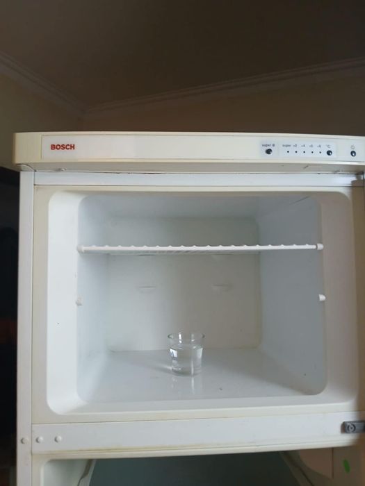 Frigorífico da marca Bosh Ventilado impecável 1,70x60x59