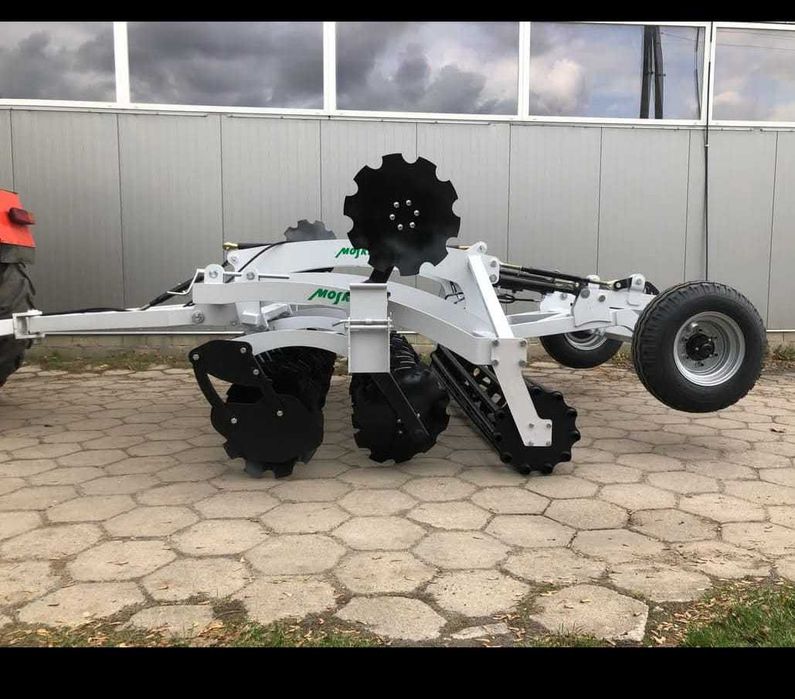 Agregat Uprawno  - siewny na bronie talerzowej pół zawieszany
