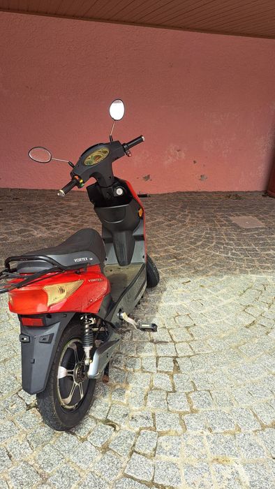 Scooter Elétrica Vortex - com pedais, não precisa de carta