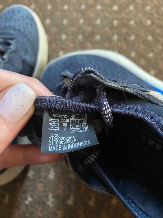 кросівки    Ecco