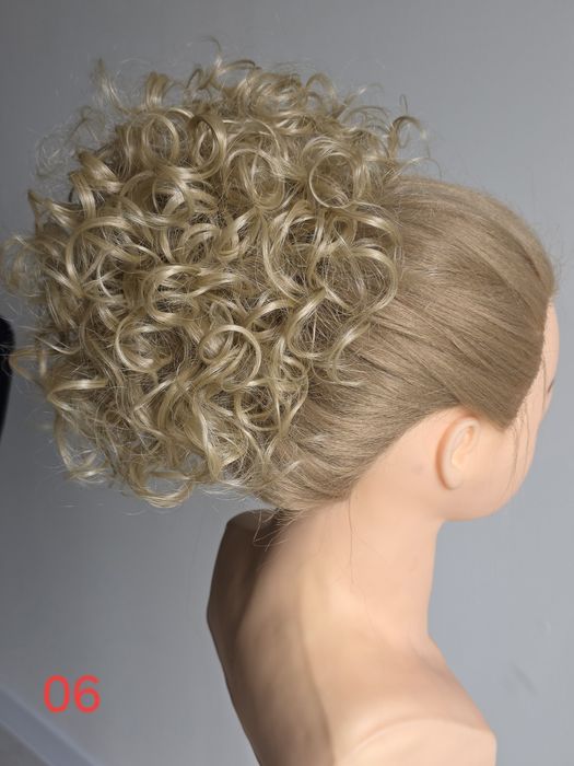 Koczek dopinany na sitce, kolor naturalny blond, nr.06, włos bioproteinowy-termiczny. Jakość premium!