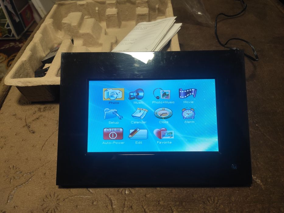 Цифрова фоторамка MAG