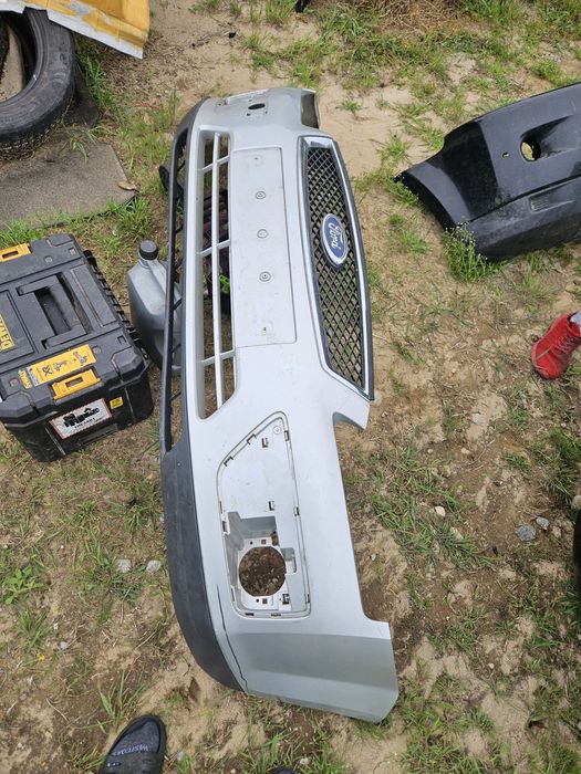 Ford Focus mk2 zderzak przod