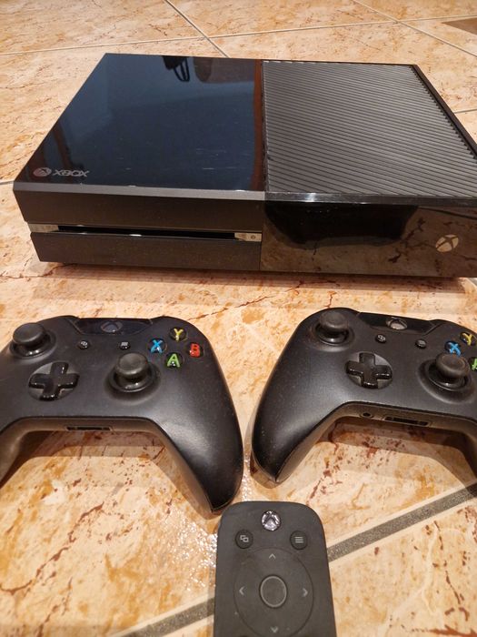 Xbox One, 2 comandos + 1 comando TV