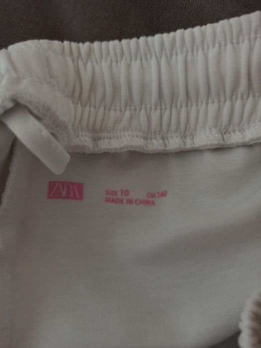 Spodnie dresowe dla dziewczynki.