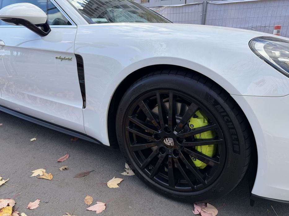 Porsche Panamera 4 E-Hybrid