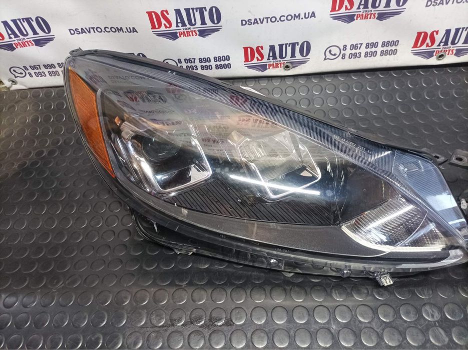 Фара Ford Escape MK4 2020 2021 2022