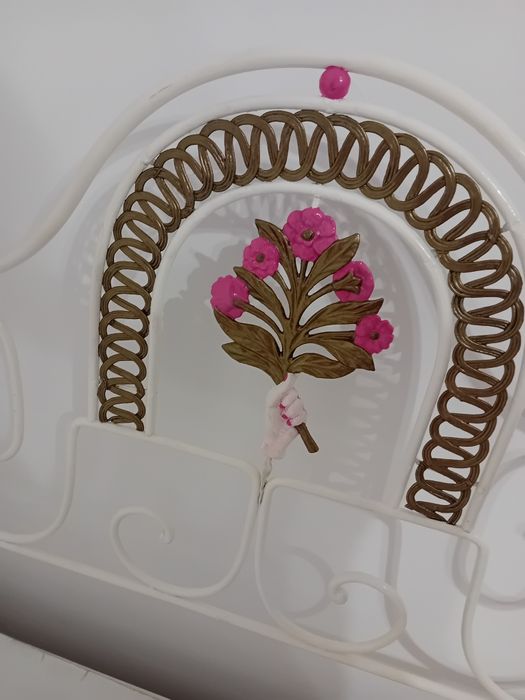 Cama antiga de ferro