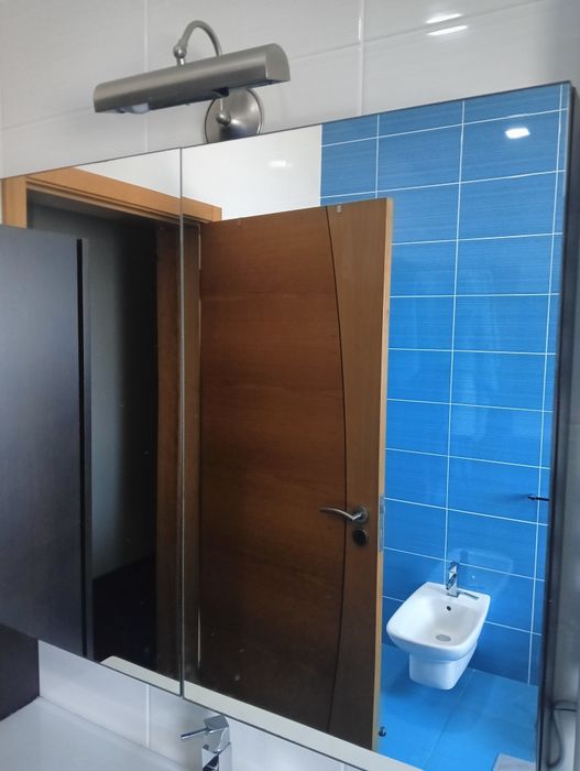 Móvel de casa de banho semi-novo...