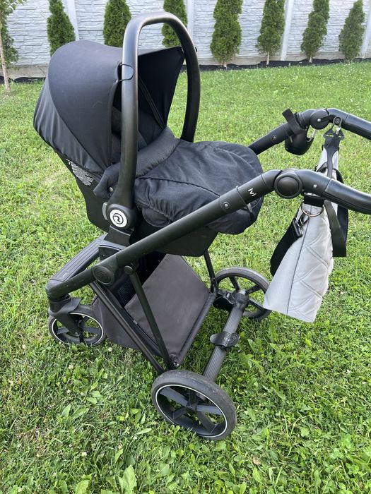 Коляска 3в1 Roan Ivi