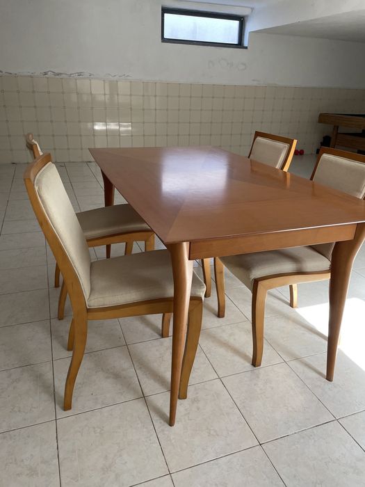 Mesa extensível, 4 cadeiras