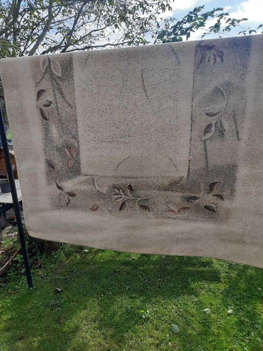 Dywan wełniany o wymiarach 2x2,9m