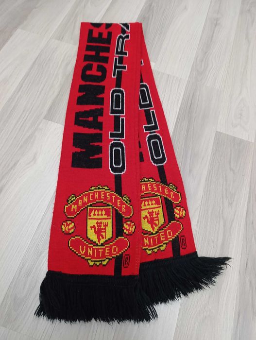 Шарф фаната MANCHESTER utd
