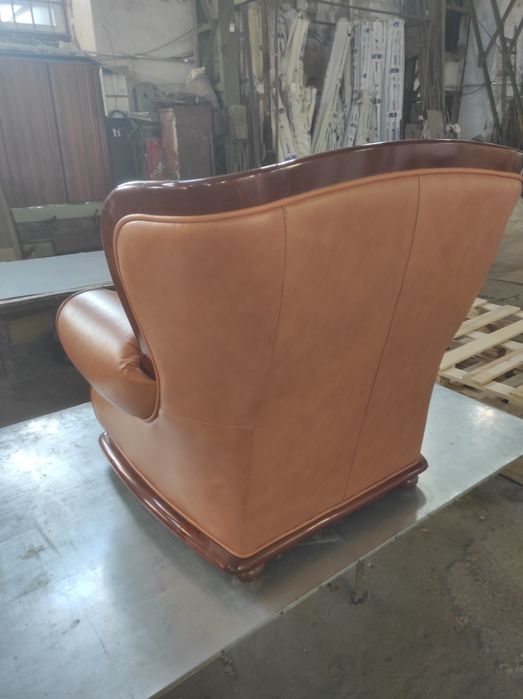 Крісло шкіряне Версаль