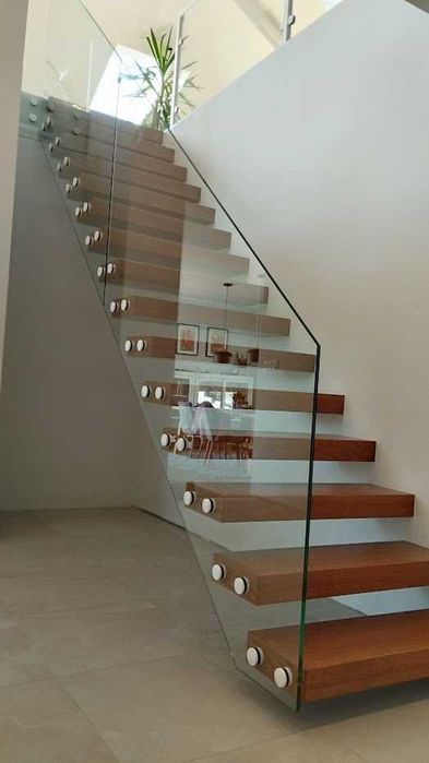 Balustrady barierka szklana całoszklana