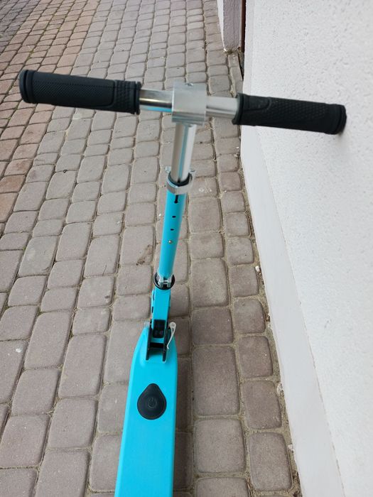 Hulajnoga elektryczna dla dzieci