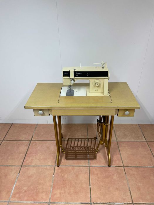 Máquina de Costura Singer Samba 1