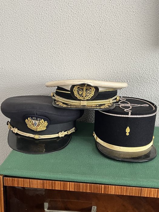 Tres chapéus militares impecaveis para colecionadores