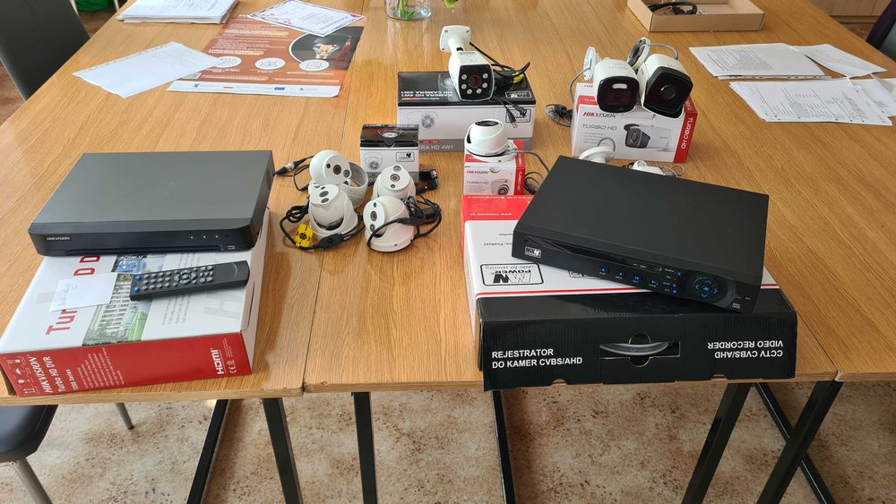 Monitoring Hikvision 10 kamer + 2 rejestratory