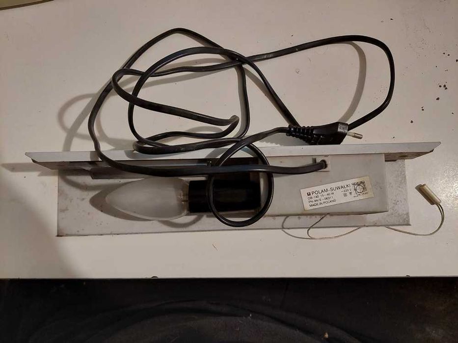Lampka pod szafkę z okresu PRL