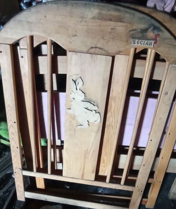 Elementy łóżeczka drewnianego przód i tył