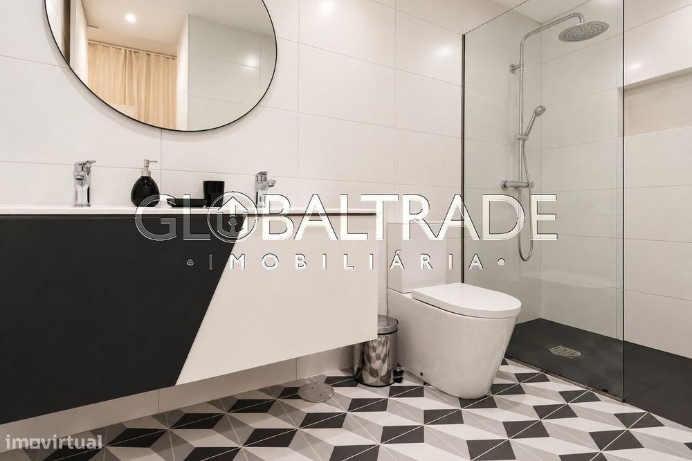 Moradia T2 Renovada & Equipada no Porto