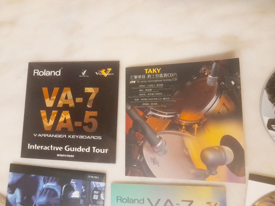 Conjunto de Cds Rom Informática/Roland/Outros