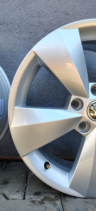 17 5x112 SKODA oryginalne jak Nowe