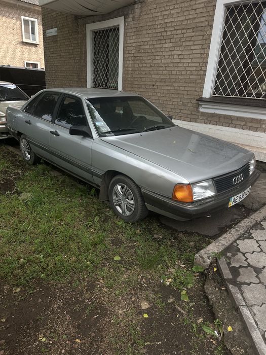 Продам ауди 100