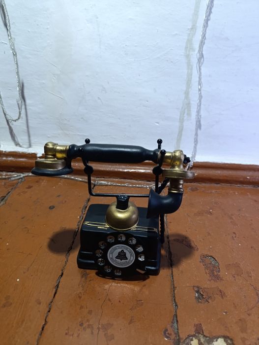 Продам декоративний телефон