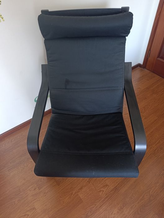 Poltrona Poang preta