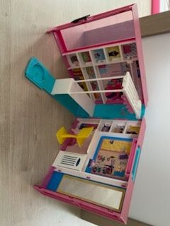 Szafa dla lalek Barbie