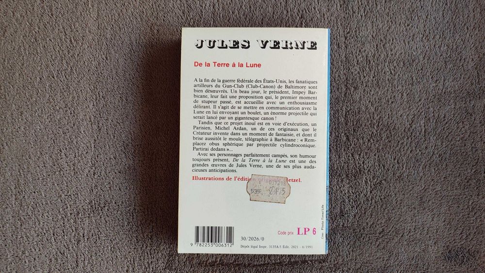 De la Terre à la Lune - Jules Verne (livro em francês)