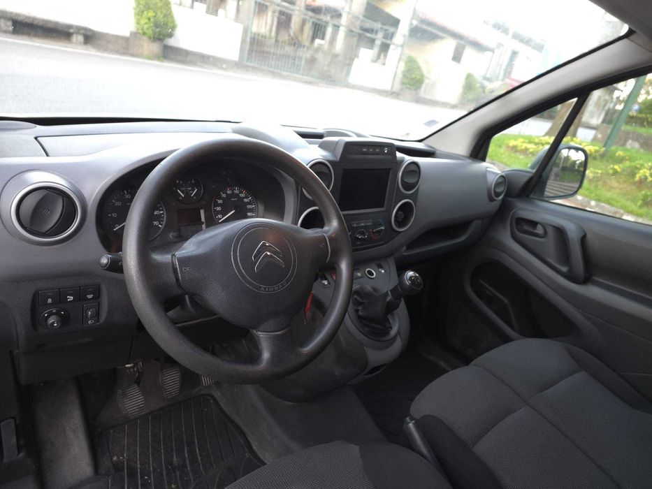 Citroën Berlingo 1.6 BlueHDi longa 100cv – 2018 – 180 000 km – 3 Lugares - 1 proprietário   8.900€
