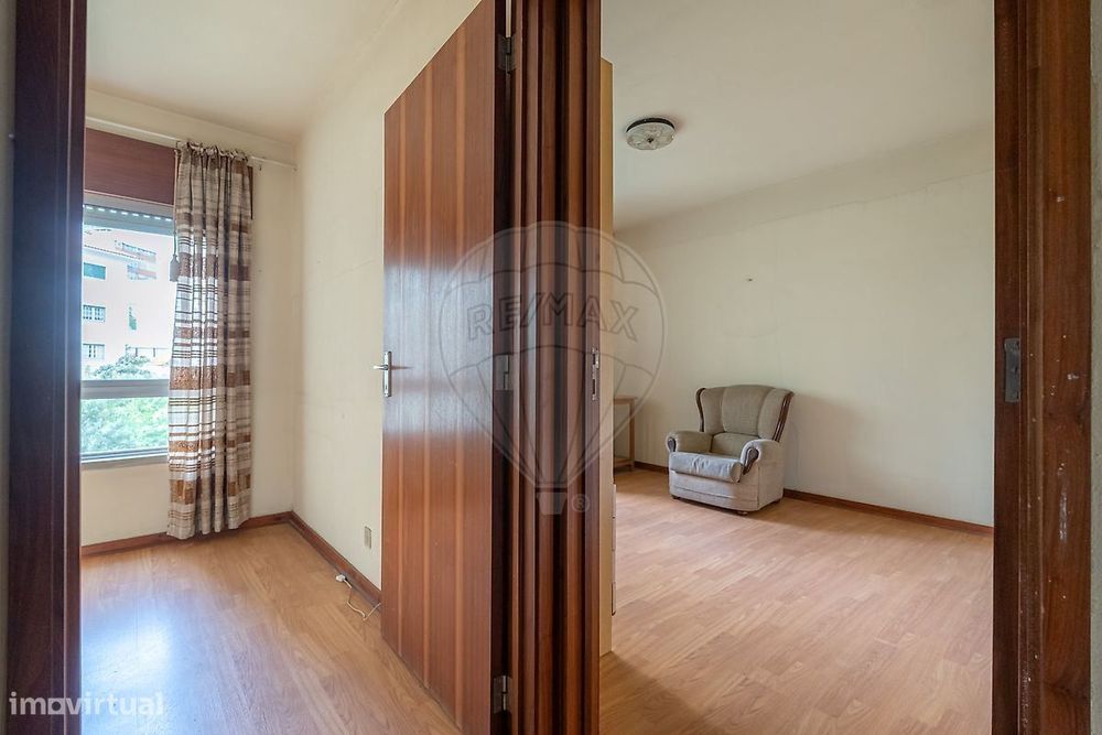 Apartamento T4 à venda em Coimbra  Santo António dos Olivais