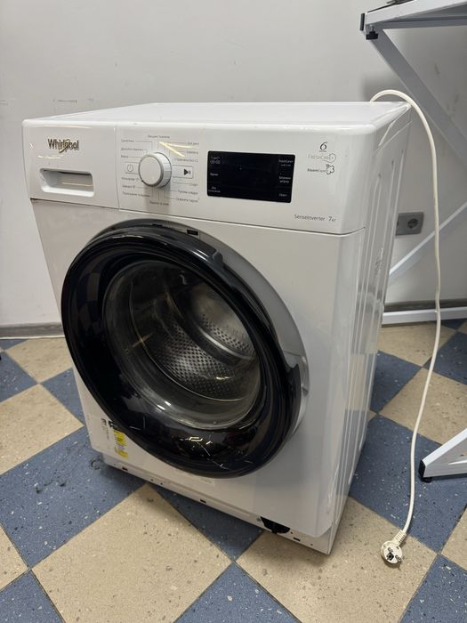 Пральна машина Whirlpool 7кг Вузька з парою. 1000 об. 2019 рік