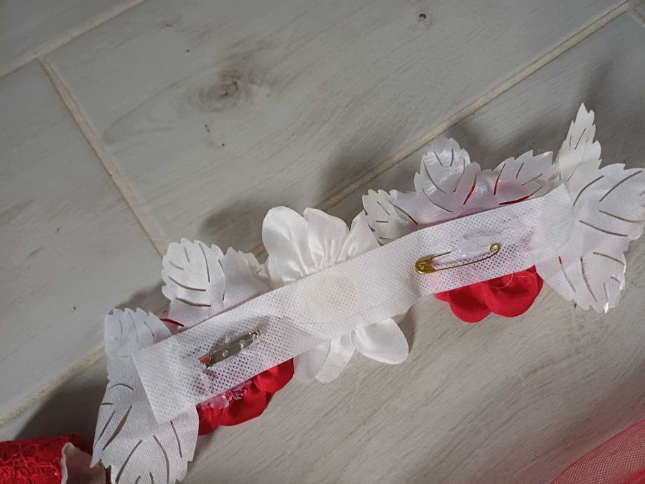 piękna czerwona sukienka tiulowa rozmiar 92-98