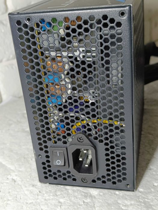 Блок живлення AeroCool LUX 650W 80 PLUS BRONZE ВІДМІННИЙ СТАН 8+8GPU