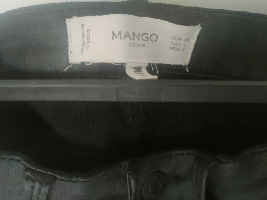 Czarne woskowane spodnie MANGO r.36