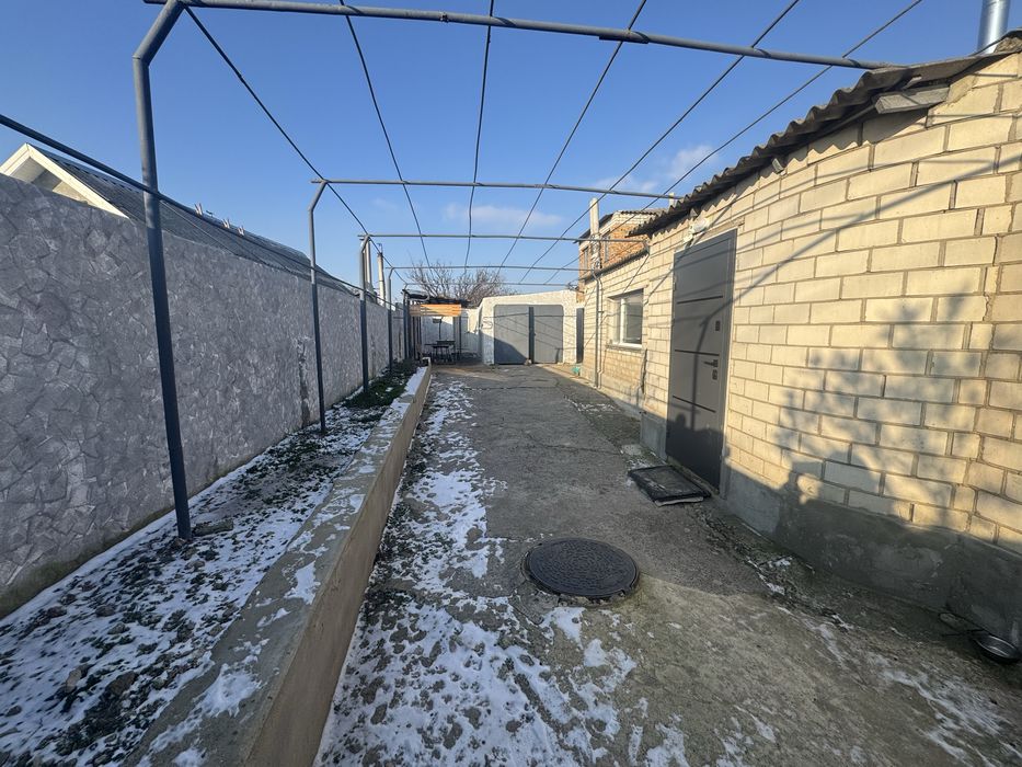 Продам будинок. Свій двір!!