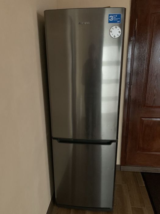 Продам холодильник Samsung