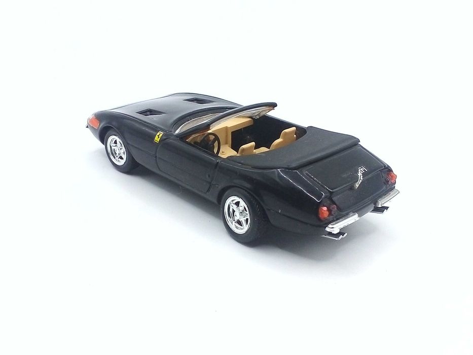 Ferrari 365 GTB/4 - skala 1:43 RIO