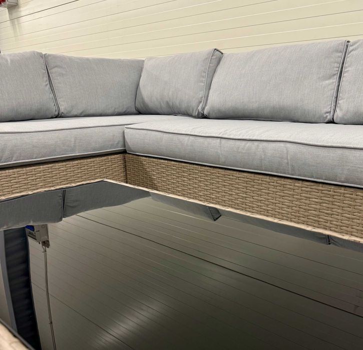 Nowy Narożnik ogrodowy ze stolikiem z technorattanu