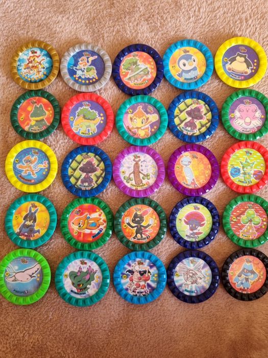 Tazos de várias coleções pokemon Yu-gi-oh digimon matutanos